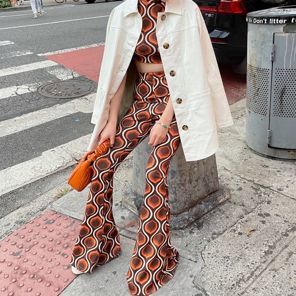FashionKilla 70’s Print top and flare pant set - Picture 4 of 16